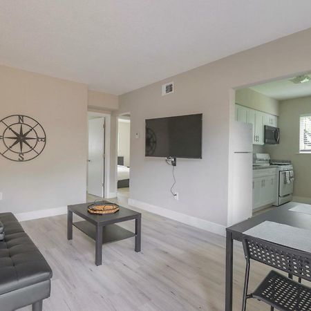 Modern 2BR Apartment in Midtown-Wynwood Miami Buitenkant foto