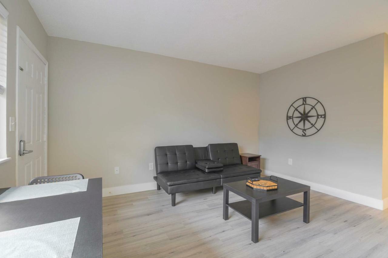Modern 2BR Apartment in Midtown-Wynwood Miami Buitenkant foto