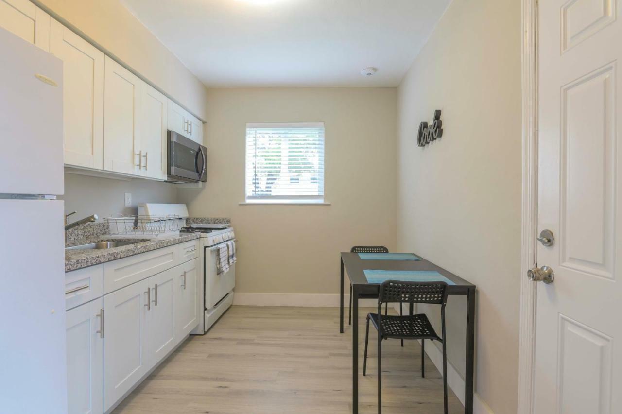 Modern 2BR Apartment in Midtown-Wynwood Miami Buitenkant foto